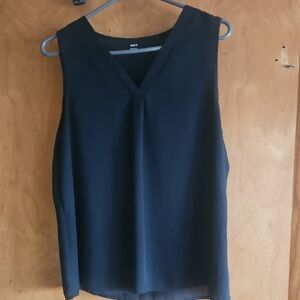 SHEIN Black V-Neck Sleeveless Top